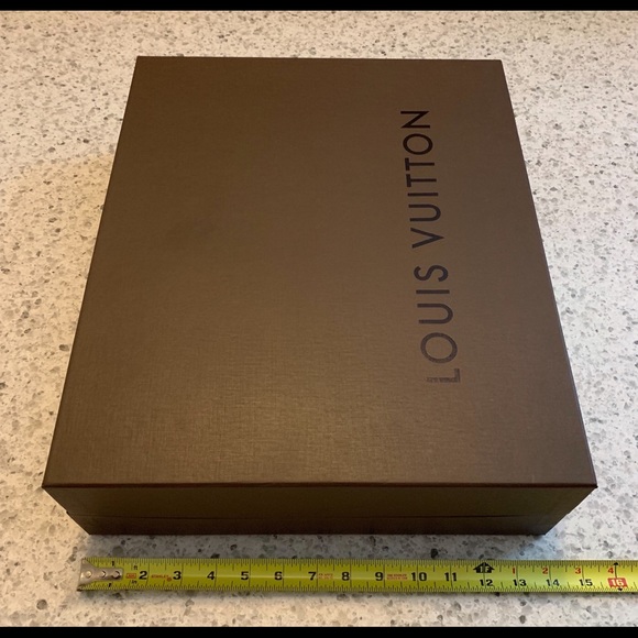 Louis Vuitton Sweater Box - Picture 4 of 4